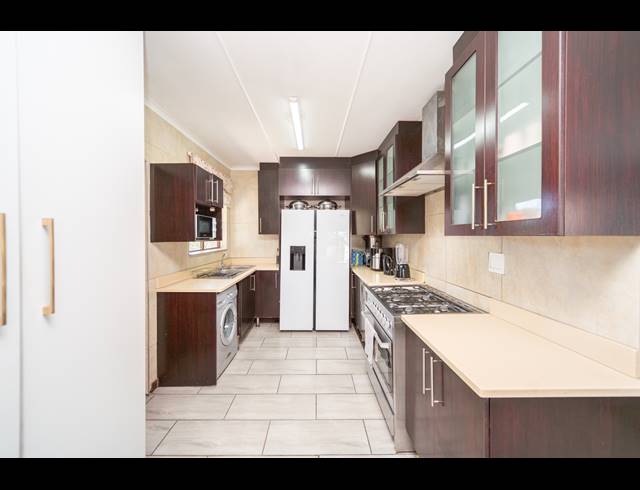 3 BEDROOM HOUSE FOR SALE IN NAHOON VALLEY PARK